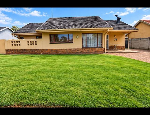 4 BEDROOM HOUSE FOR SALE IN THREE RIVERS